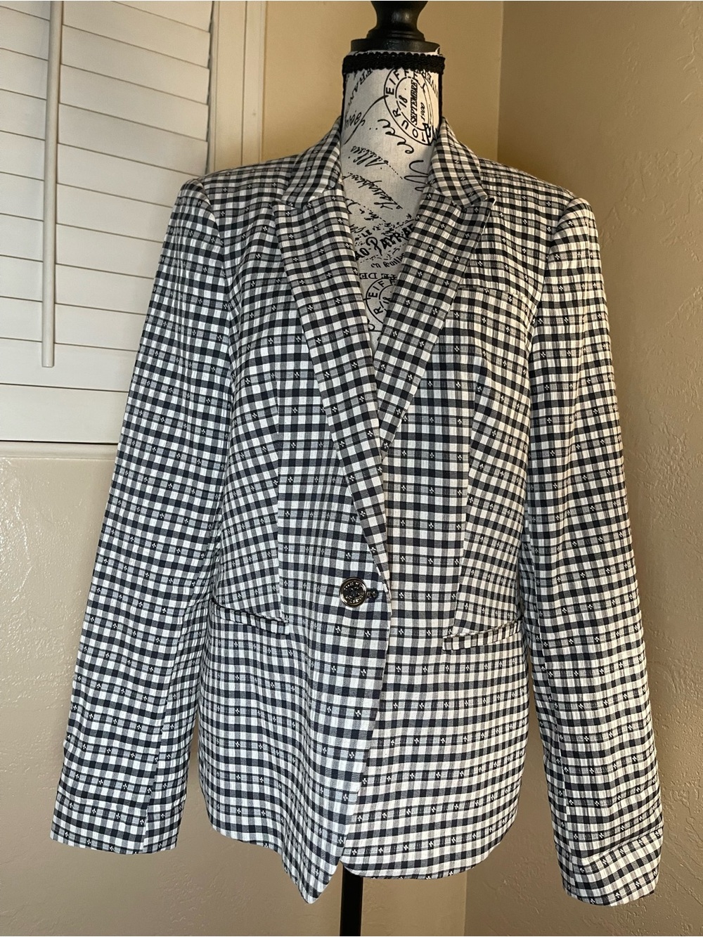 Tommy Hilfiger Gingham Seersucker Bee Embroidered Blazer Size 14